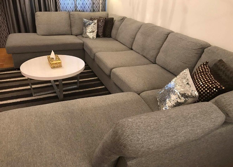 En grå soffa möbler & inredning i karlskrona med stolar, soffa ...