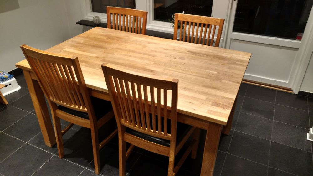 Matbord i ek möbler & inredning i sollentuna med stolar, soffa ...
