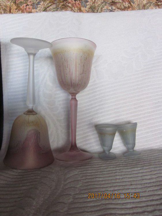 Säljes: Vinglas, skål, snapsglas från Jerusalem.