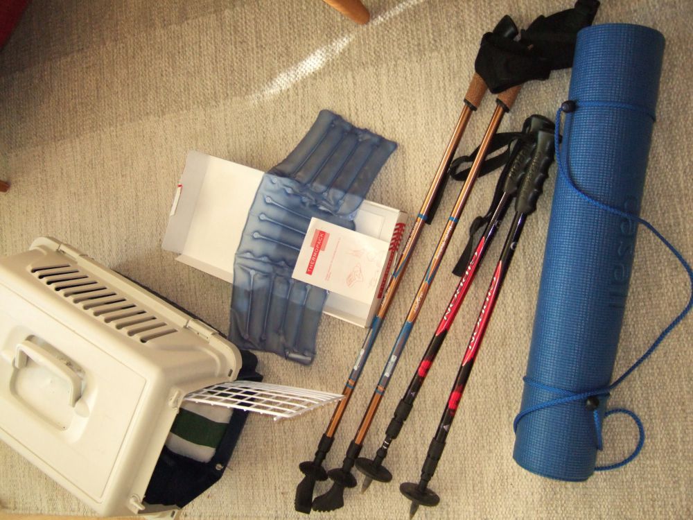 Kattbur, stavar, yogamatta, värmedyna