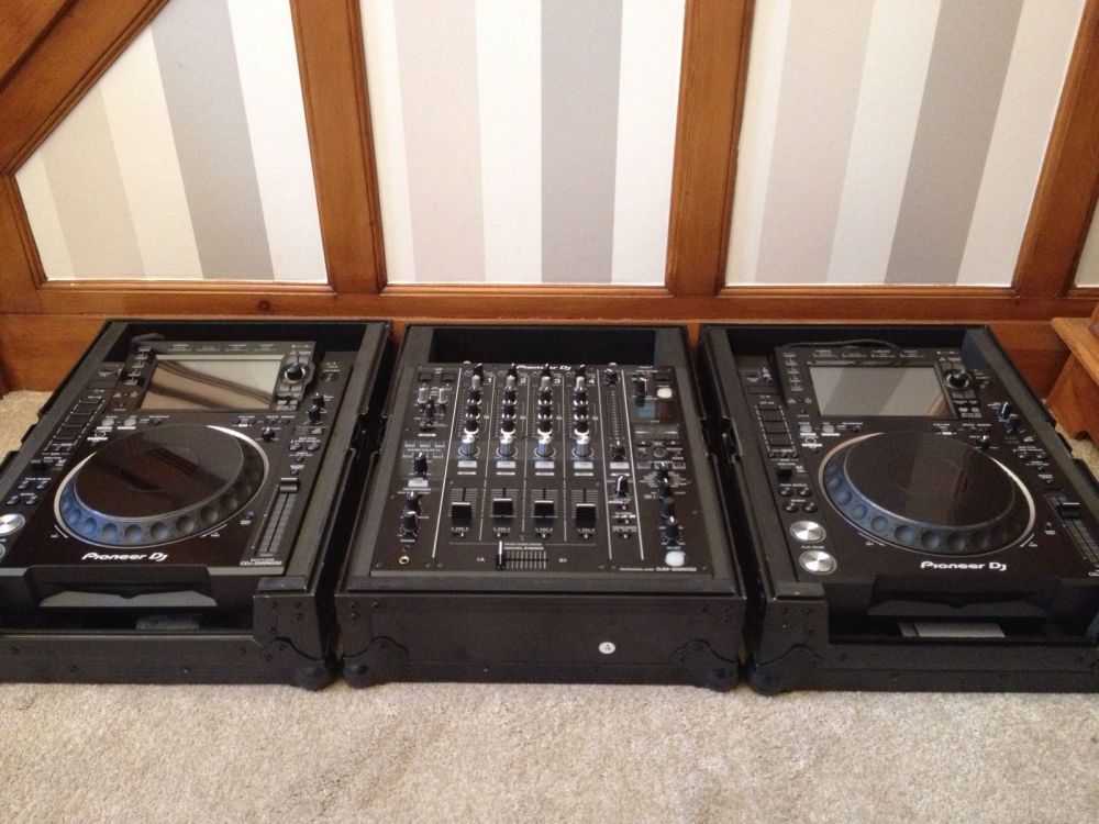 DJ SET 2 x PIONEER CDJ-2000NXS2 + DJM900NXS2