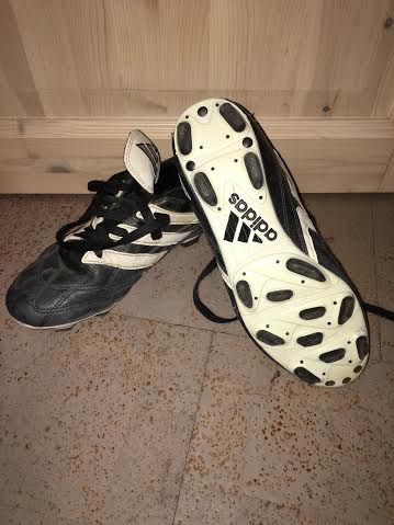 FotbollsskorAdidas