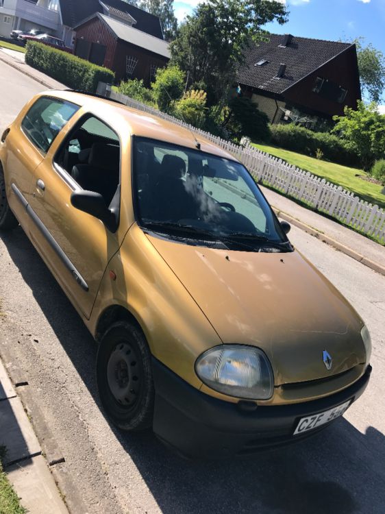 Renault clio-99