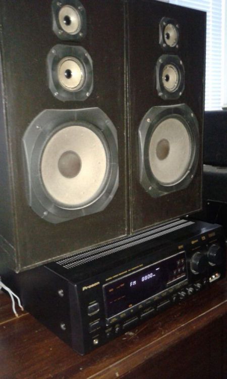 Receiver och/eller högtalare