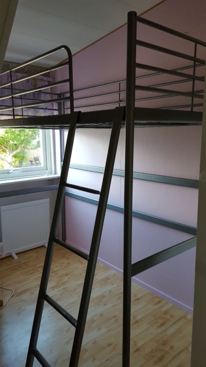Loftsäng svärta (Ikea)