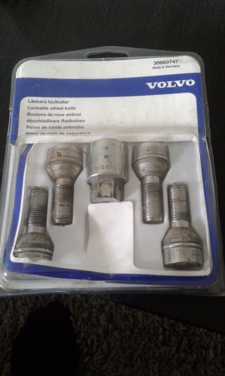 Låsbultar till volvo v70