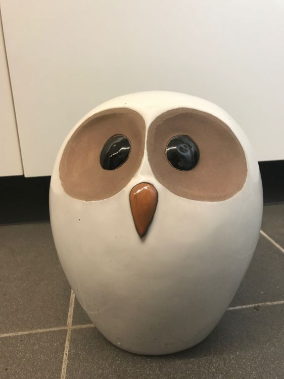 Uggla trädgårdsfigur