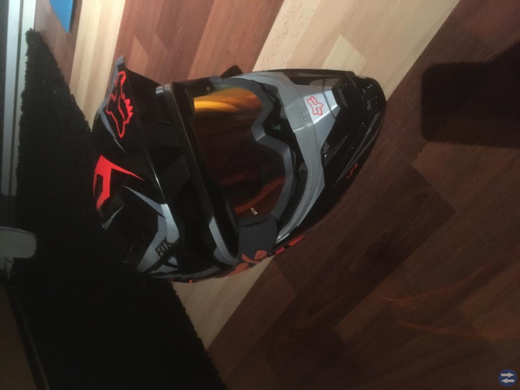 Mopedhjälp med goggles