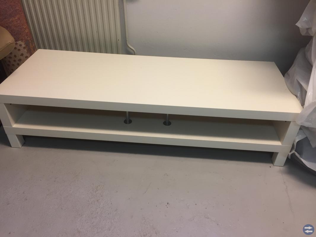 Tv-bänk