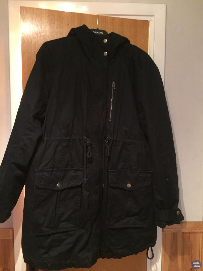 Mama parkas svart storlek large