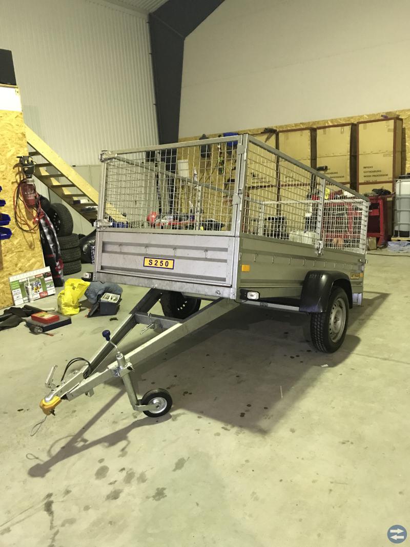 Bilsläp med tipp uthyres