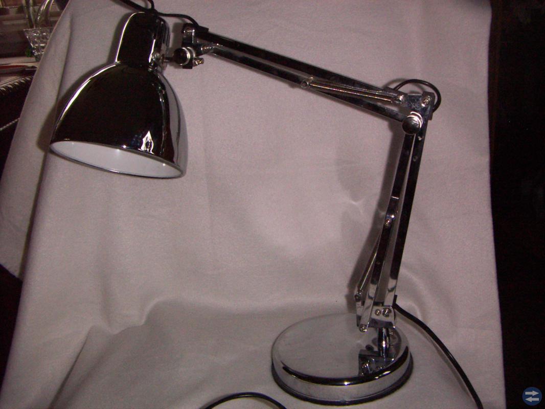 Fräck helkromad skrivbordslampa