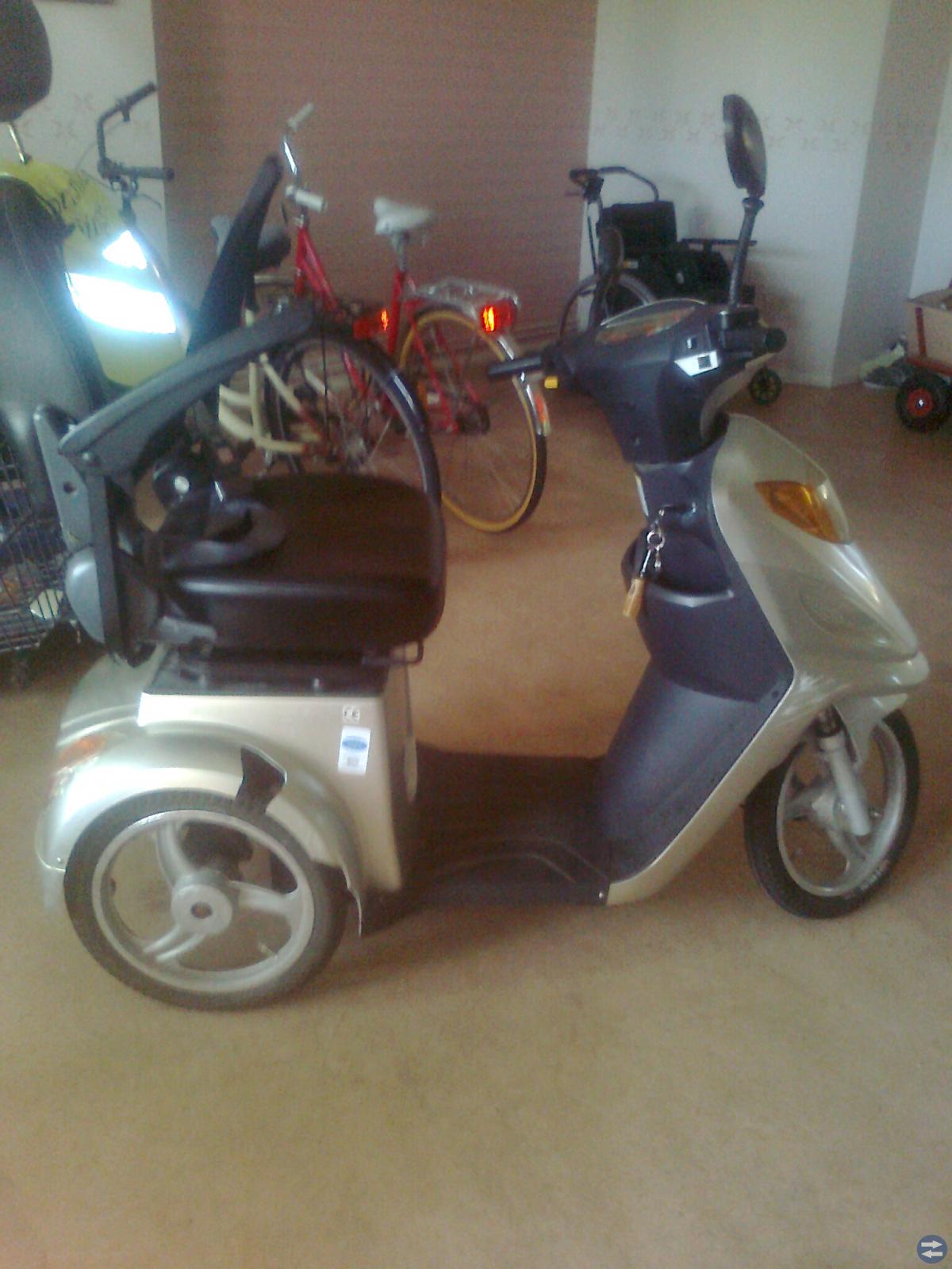 Eloped Scooty