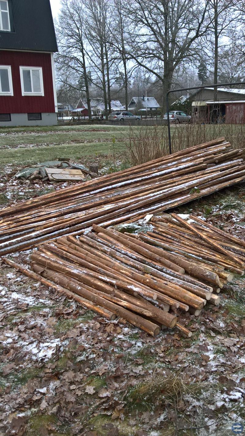 Stolpar och slanor för staket