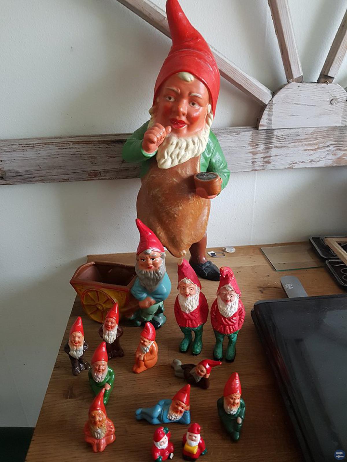 Gamla tomtar i keramik