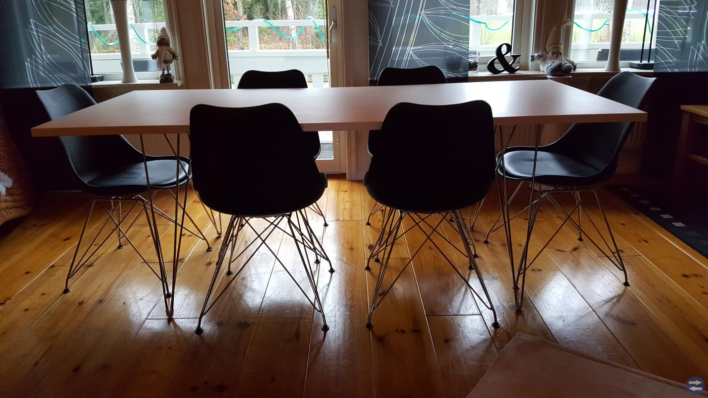 Matbord 200x90 cm med 6 stolar i nyskick