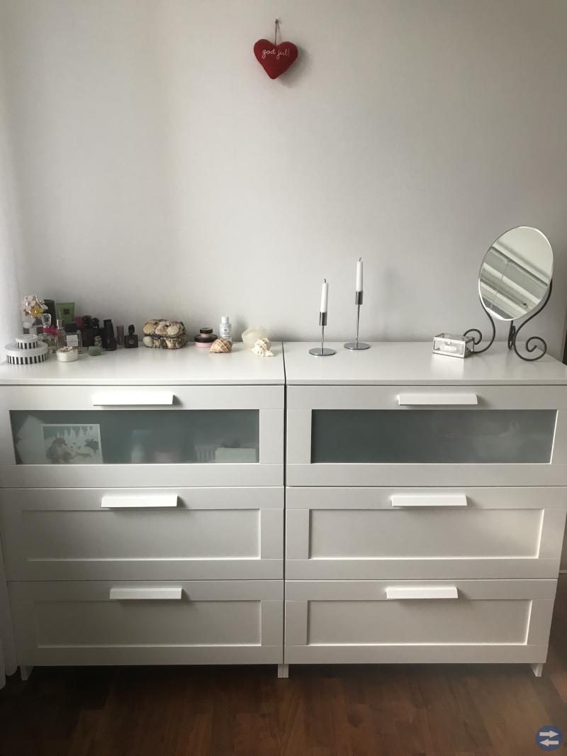 Ikea byrå möbler & inredning i trollhättan med stolar, soffa ...