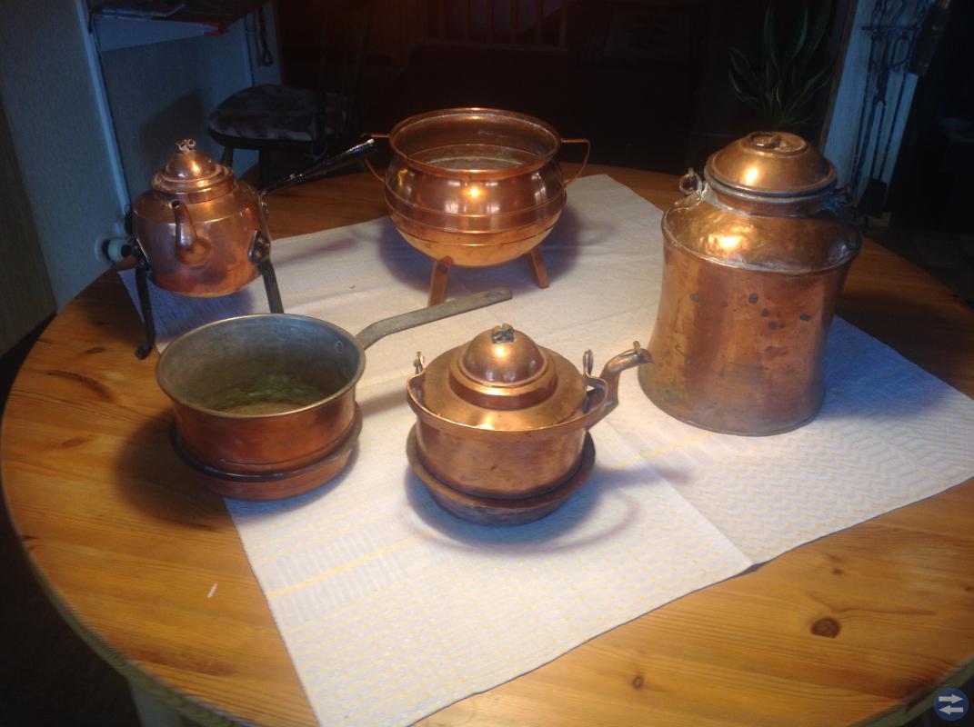 Koppar: Gryta, 2 kaffepannor, mjölkkanna mm
