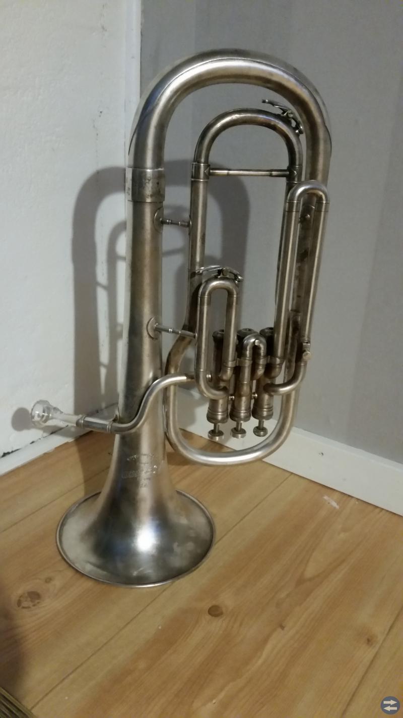 Ett Besson horn