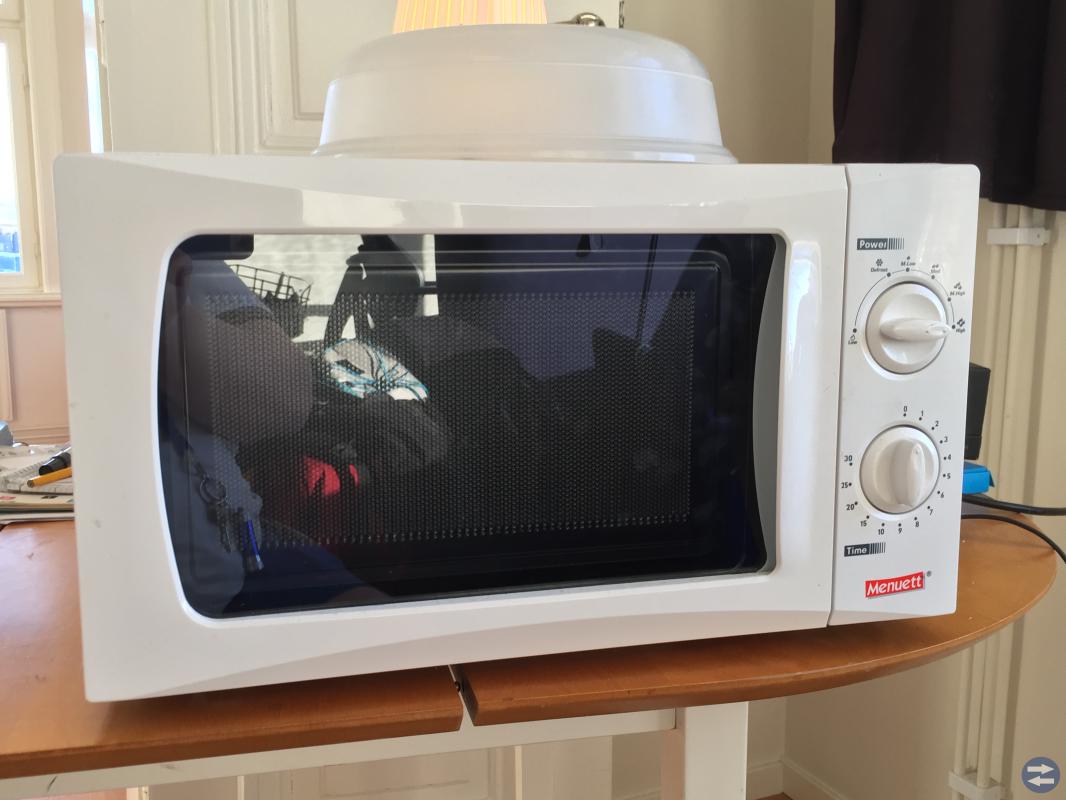 MENUETT Mikrovågsugn 700W
