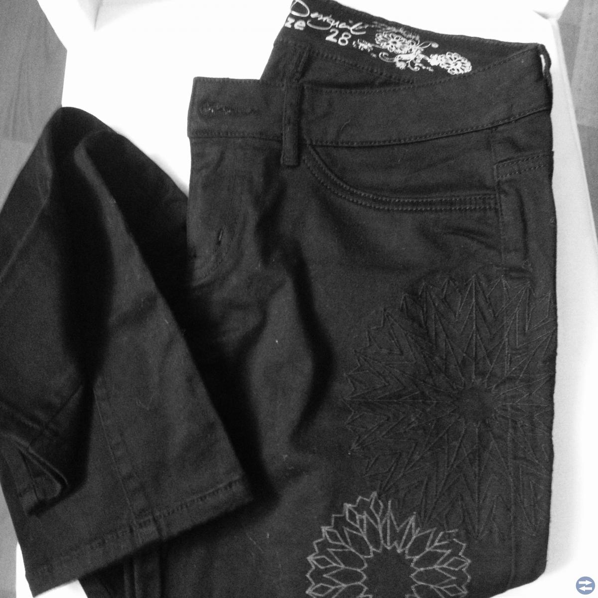 Svarta jeans Desiqual