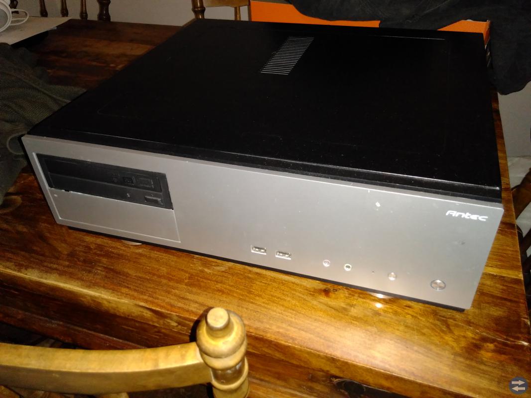 Antec-chassi + med gammal dator i