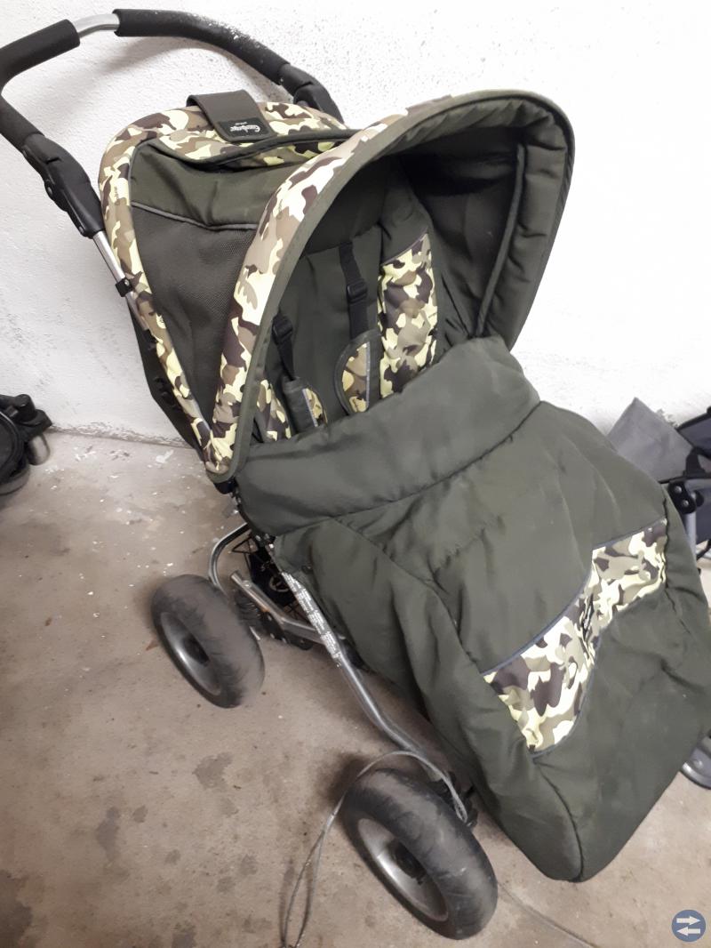Fina barnkläder och Emmaljunga barnvagn