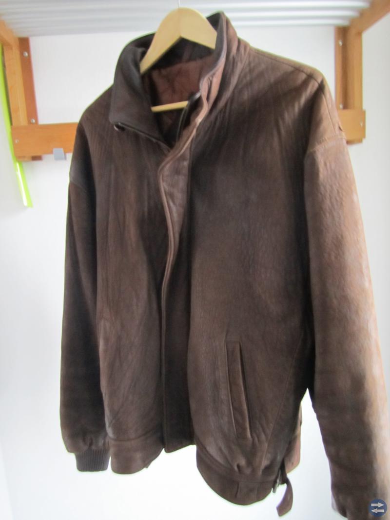 Skinnjacka brun Herr stl XL Stenungsundtorget.se Annonsera gratis på Stenungsunds bästa och största köp & sälj marknad Skinnjacka brun Herr stl XL Stenungsundtorget.se Annonsera gratis på Stenungsunds bästa och största köp & sälj marknad
