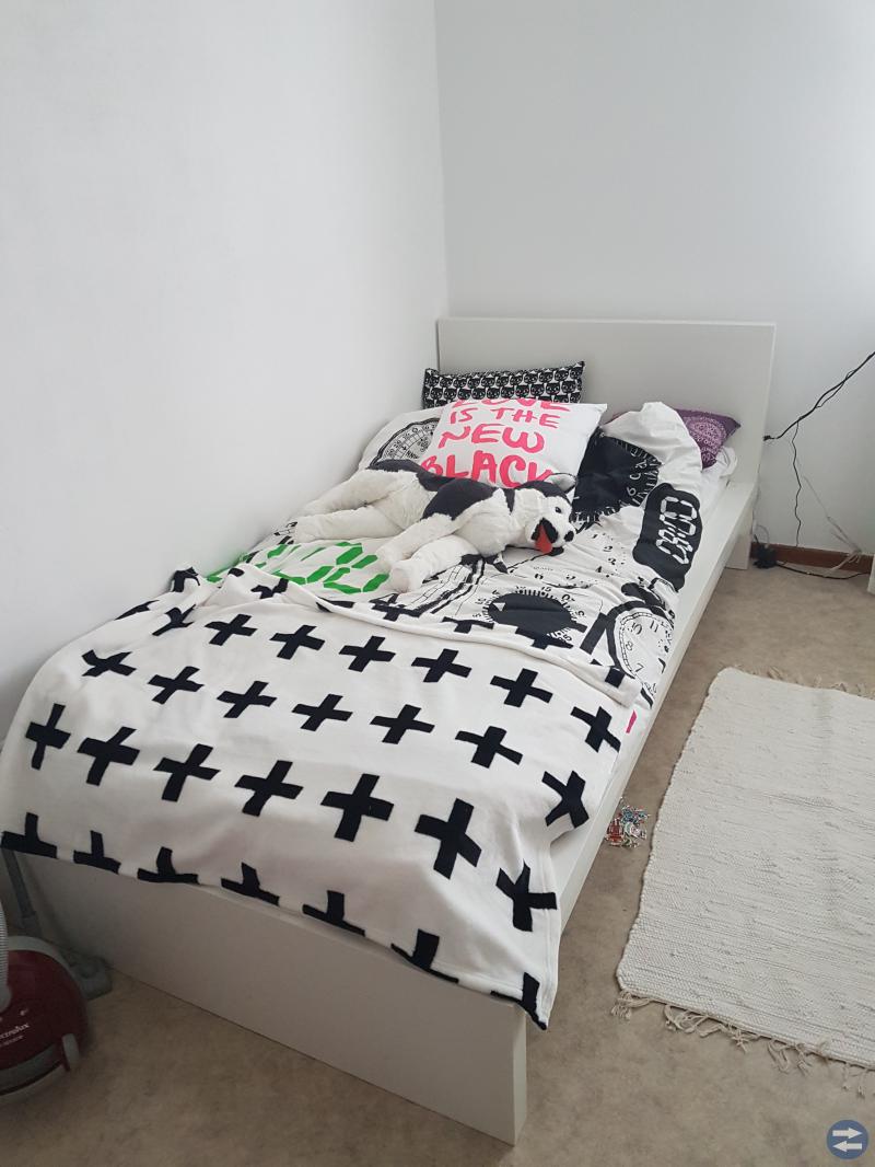Malm enkelsäng