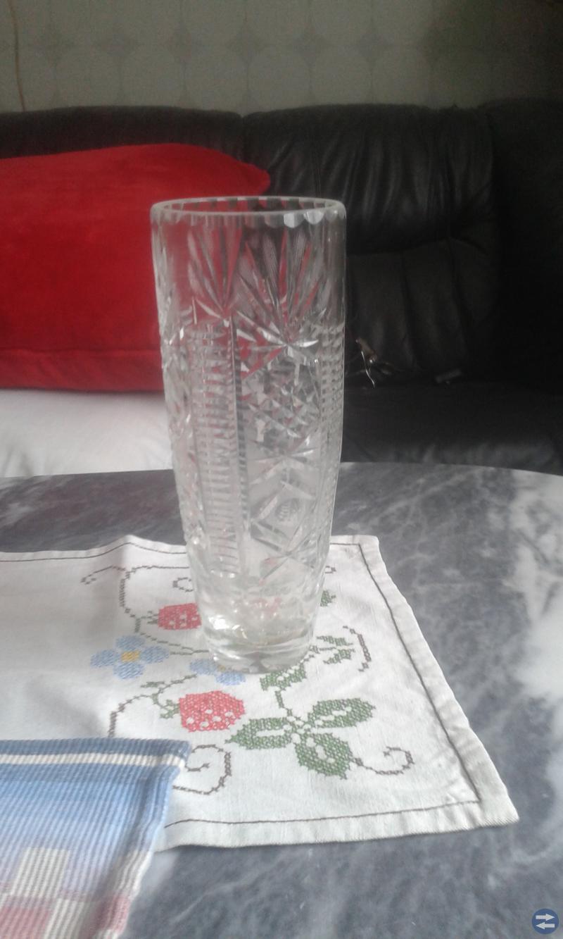 Jättefin kristallvas med slipat mönster