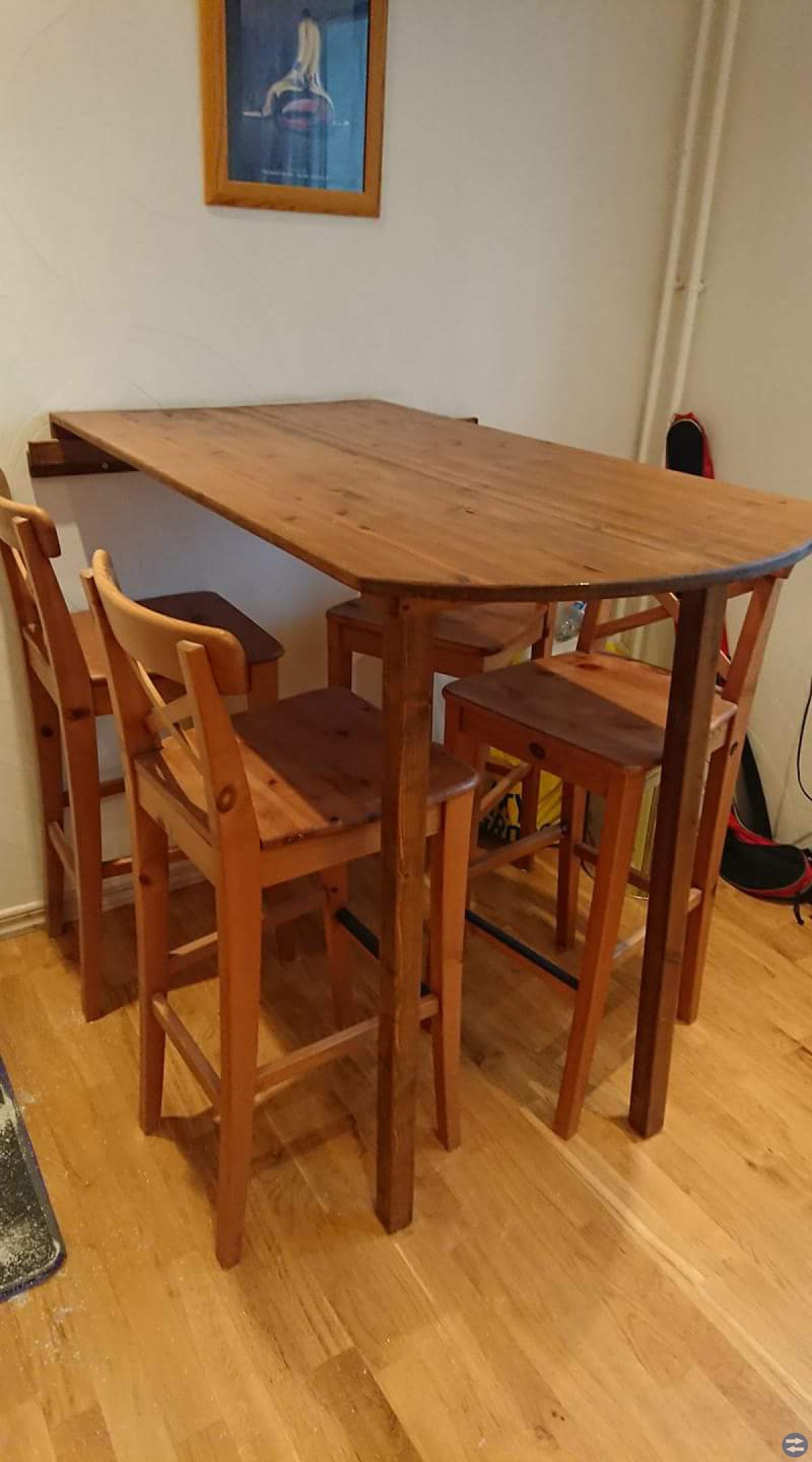 Bar bord och stolar