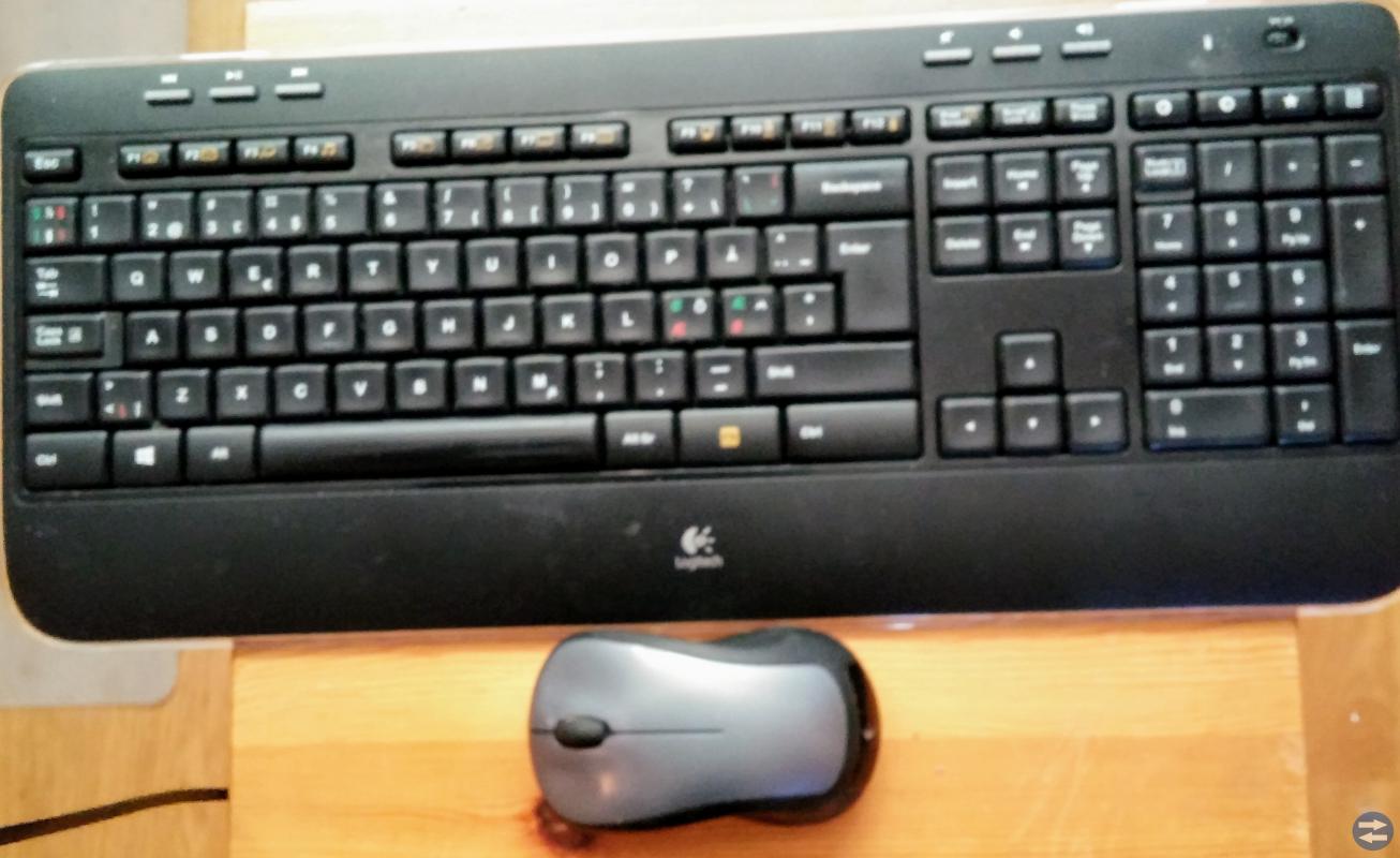 Logitech trådlöst tangentbord