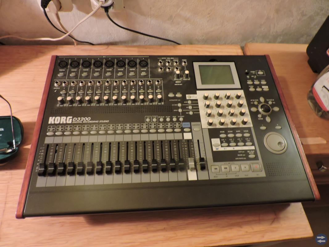 Portastudio Korg D3200