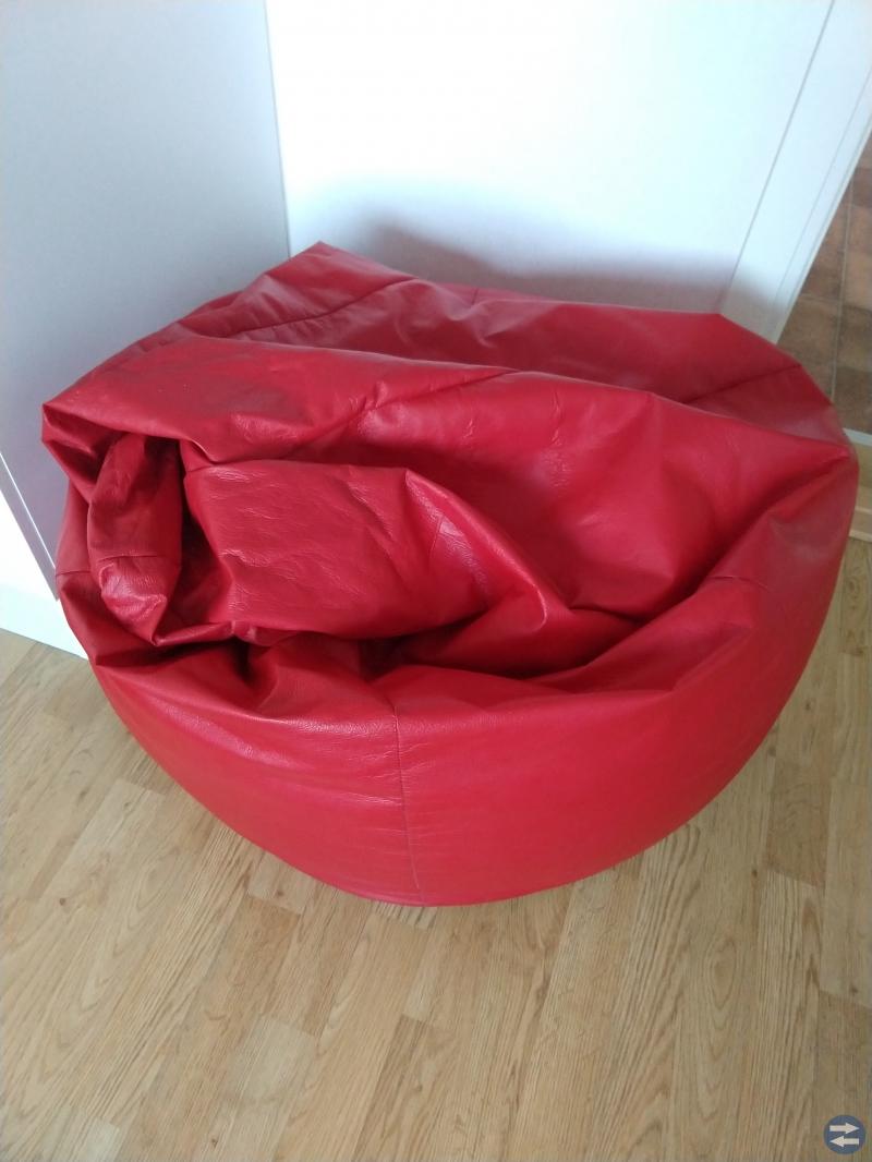 Röd sittpuff