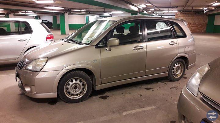 Suzuki Liana halvkombi