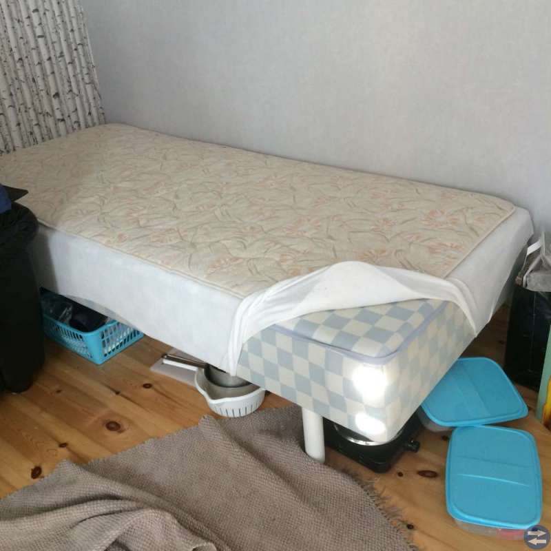 Säng 200X90