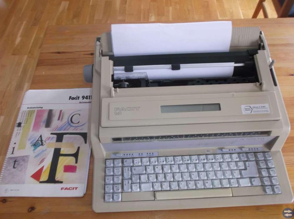 Elektrisk skrivmaskin FACIT 9411