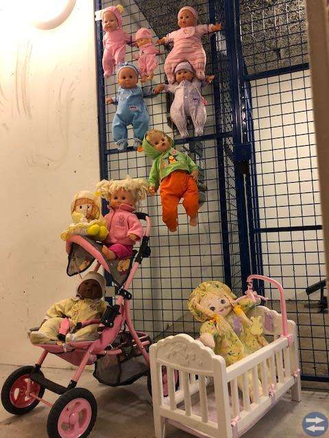 Dockor, leksaksbarnvagn, leksakssäng