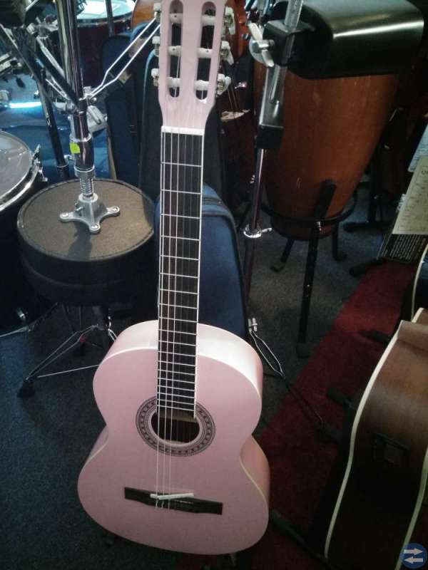 Rosa gitarr helt ny