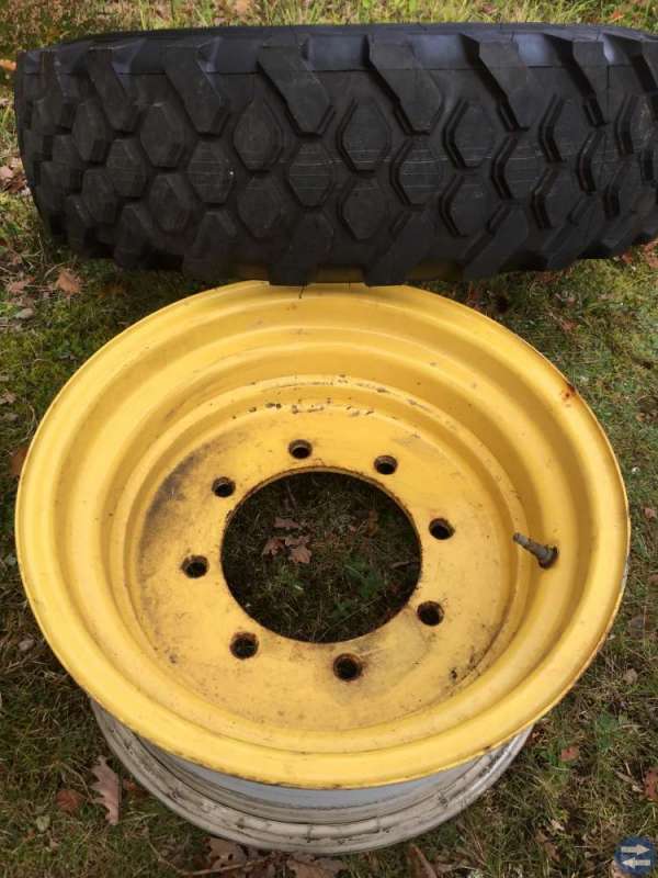 10.5R20 Däck inkl fälg