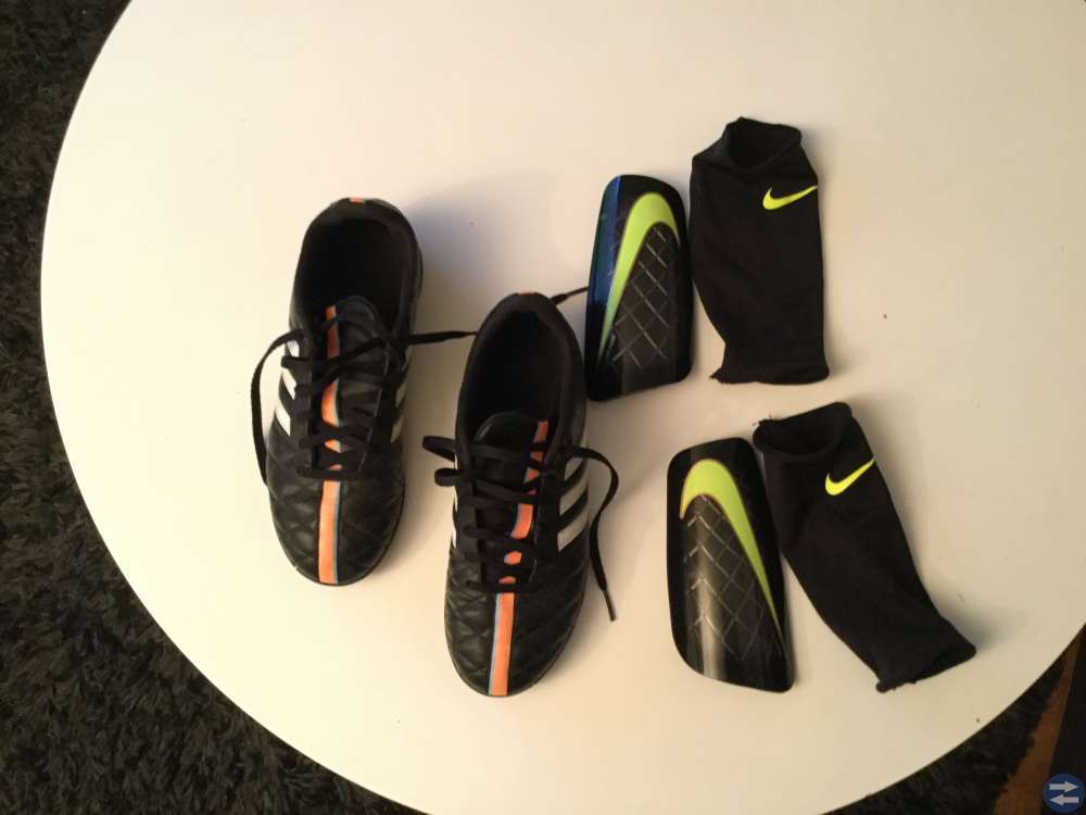 Fotbollsskor + benskydd