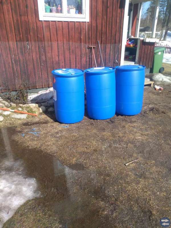 Plast tunnor 250 kr