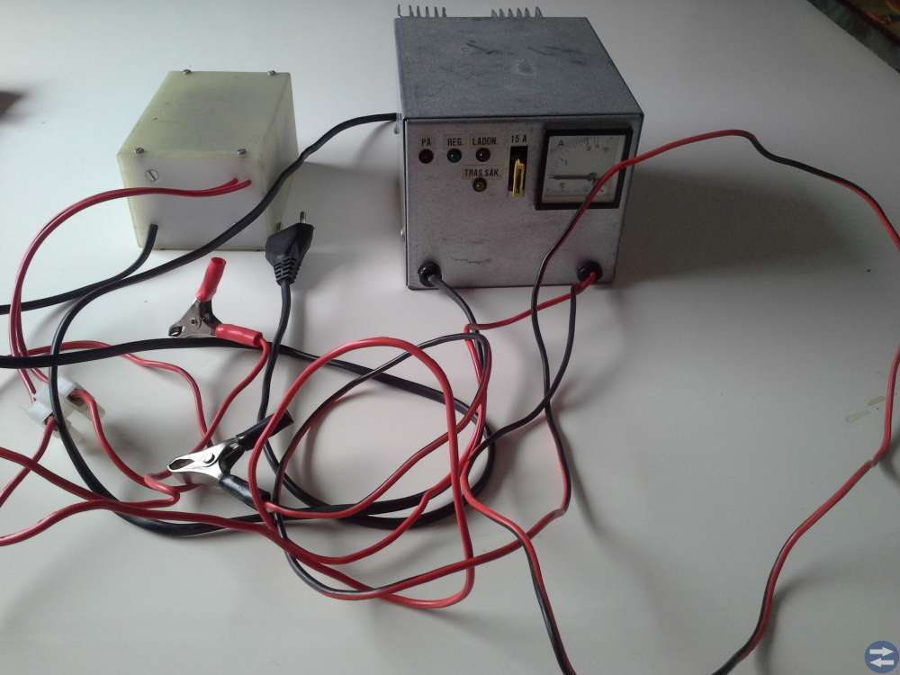 Batteriladdare