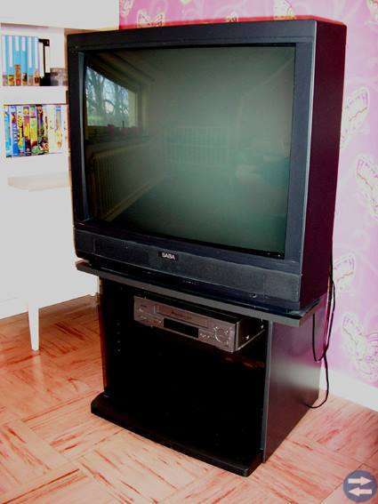 Tv med tvbord