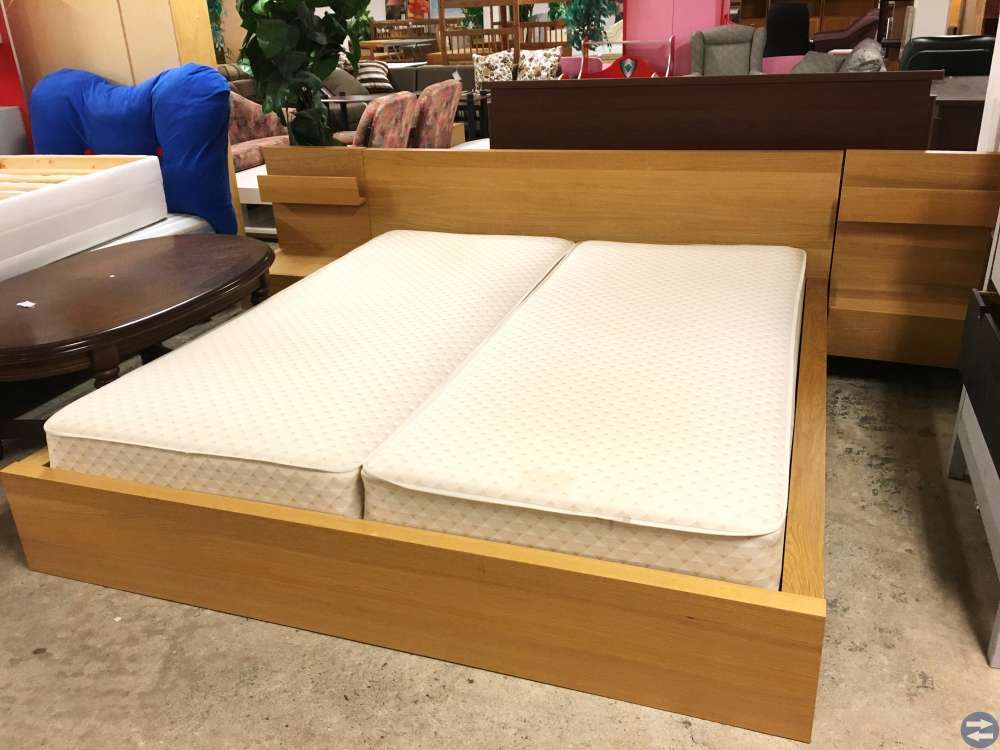 Malm sängstomme ek