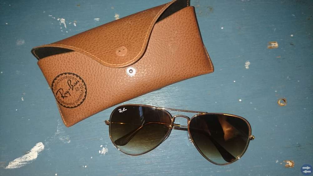 Ray Ban knappt använda