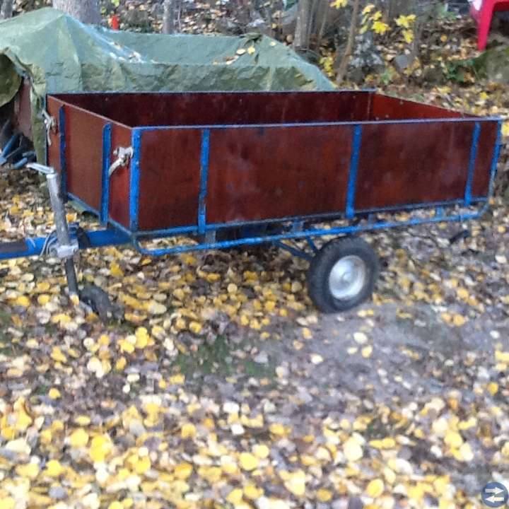 Vagn till trädgårdstraktor