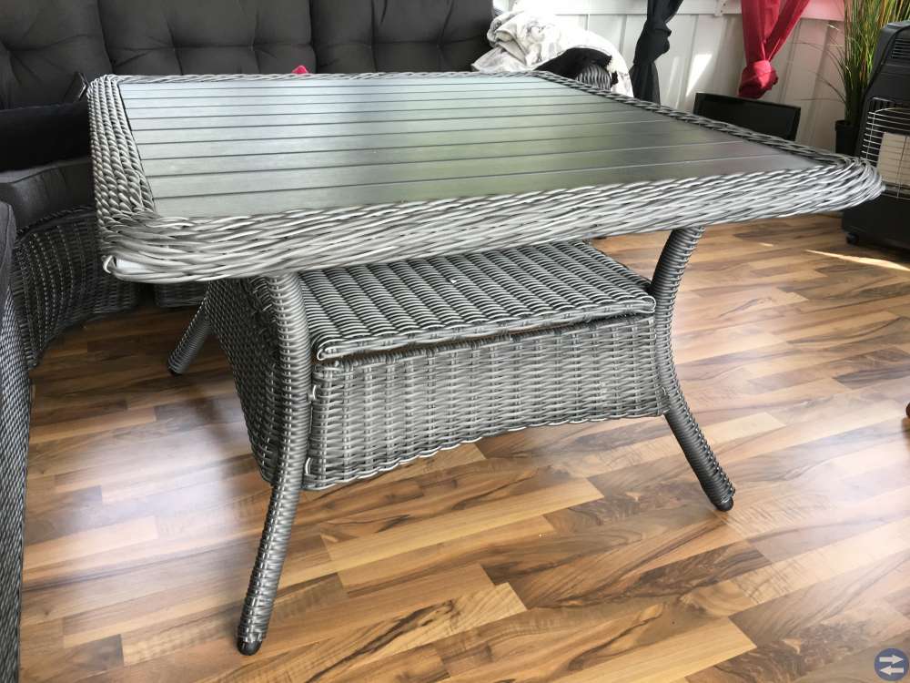 Bord för uteplats