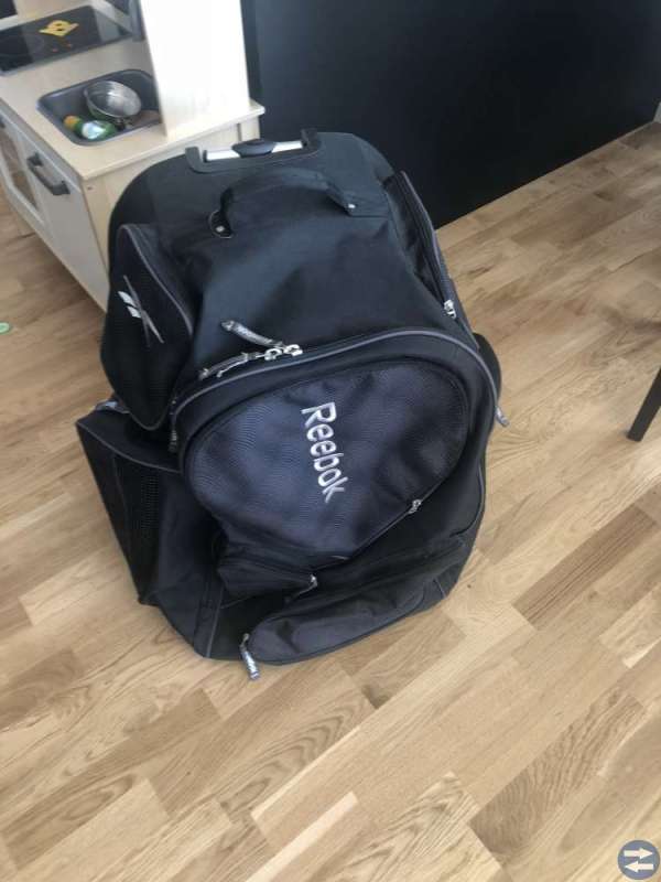 Hockeytrunk Rebook bortskänkes