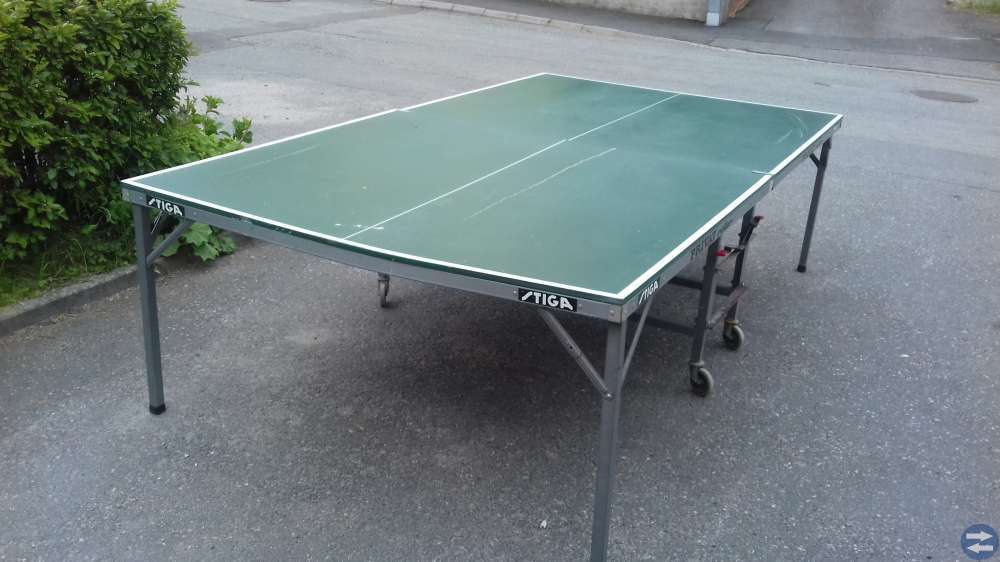Pingisbord med spricka